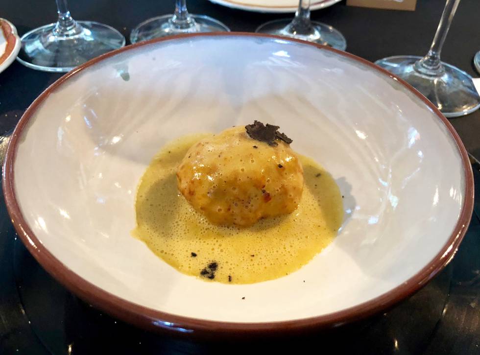 ALBONDIGÓN DE CERDO IBÉRICO RELLENO DE TRUFA NEGRA CAPEL