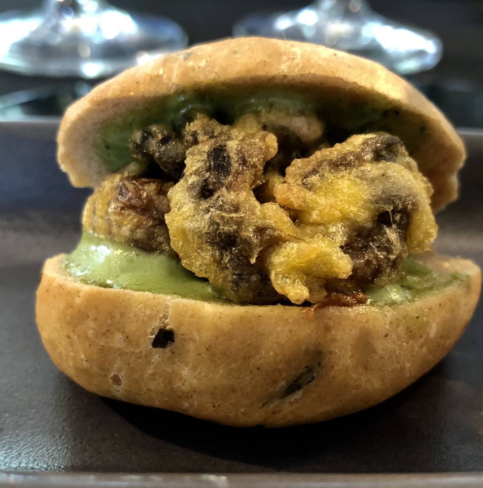 BOCATA DE CARACOLES REBOZADOS A LA MAHONESA DE ORTIGAS CAPEL