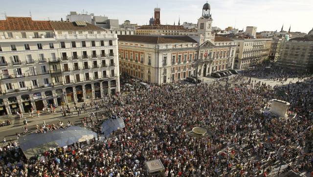 Cacerolada convocada por el 15-M en 2012 por su aniversario.