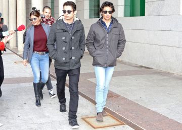 El hijo de Ivonne Reyes ratifica la querella contra la hija de Pepe Navarro