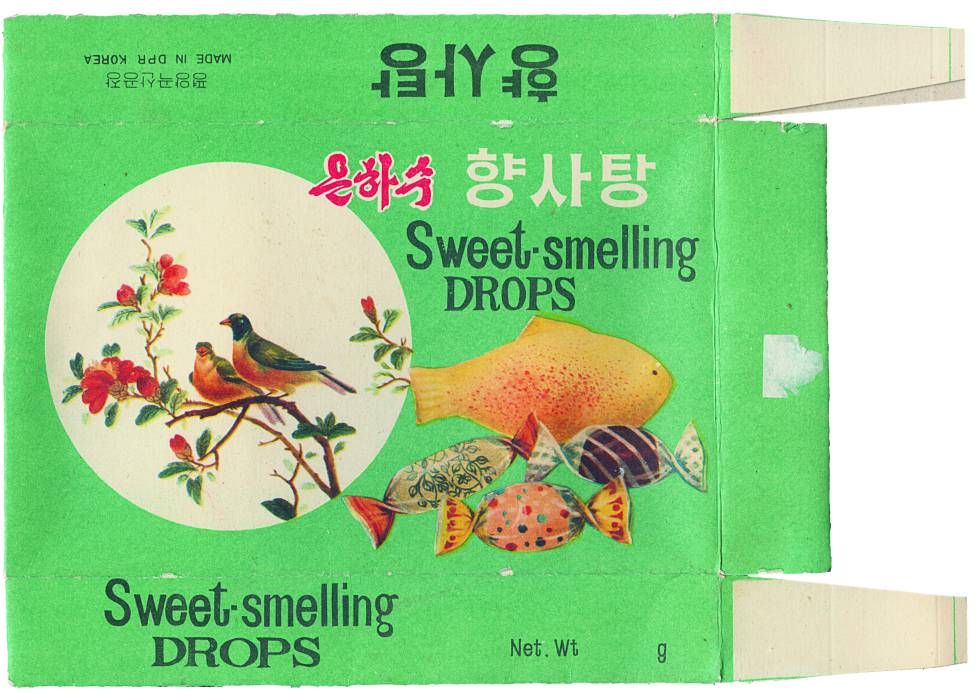 Los envases, como esta caja de caramelos, describen el producto en inglés.