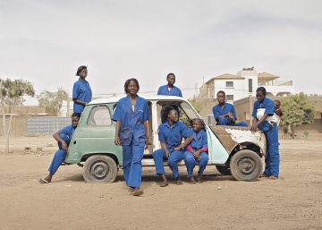 En este taller de coches solo trabajan mujeres