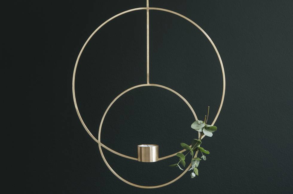 Colgante decorativo para poner velas de Ferm Living. Cuesta 74 euros.
