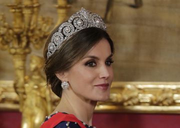 La Reina hace un guiño a doña Sofía al estrenar una de sus tiaras