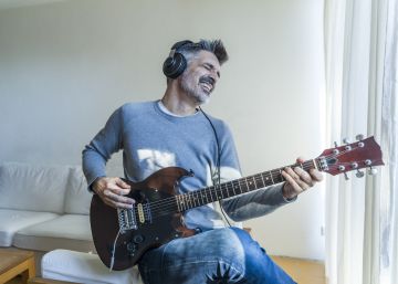 Ocho instrumentos y accesorios para tocar música en casa (sin ruidos)