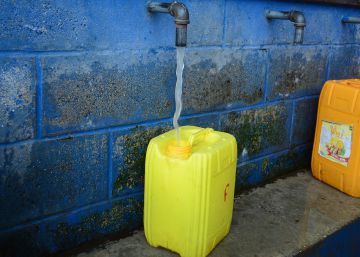 ¿Quién paga mi vaso de agua?