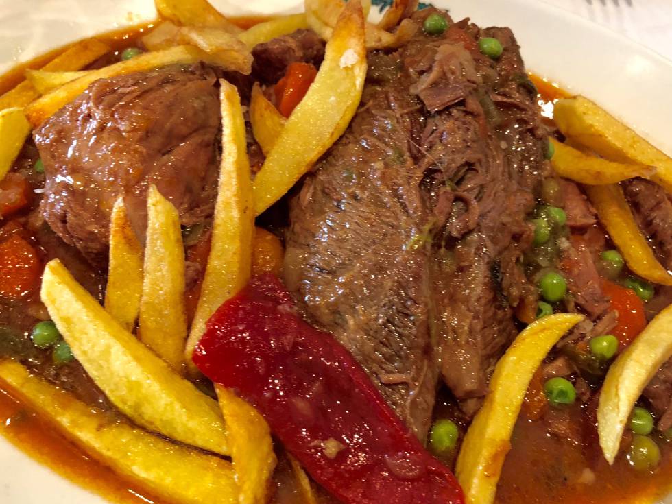 MORCILLO CON PATATAS Y PIMIENTOS CAPEL