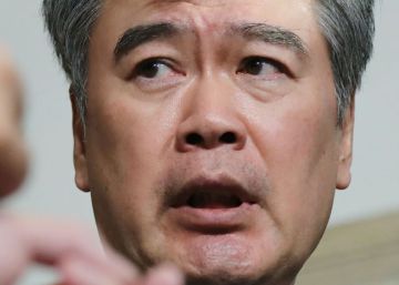 Dimite un viceministro japonés acusado de acosar a varias periodistas