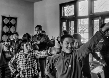 El cobertizo que se convirtió en hogar para decenas de tibetanos