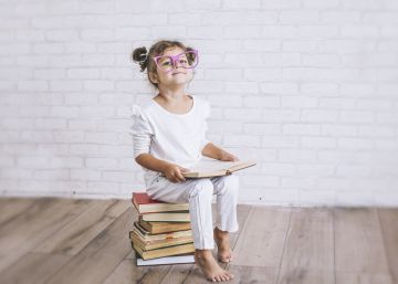 Cómo los libros que tiene en casa pueden convertir a su hijo en un gran lector
