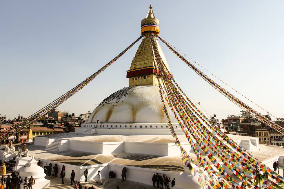 El Templo de Boudhanath ha sido restaurado con materiales de dudosa calidad por la necesidad de los establecimientos locales de reiniciar su actividad económica.
