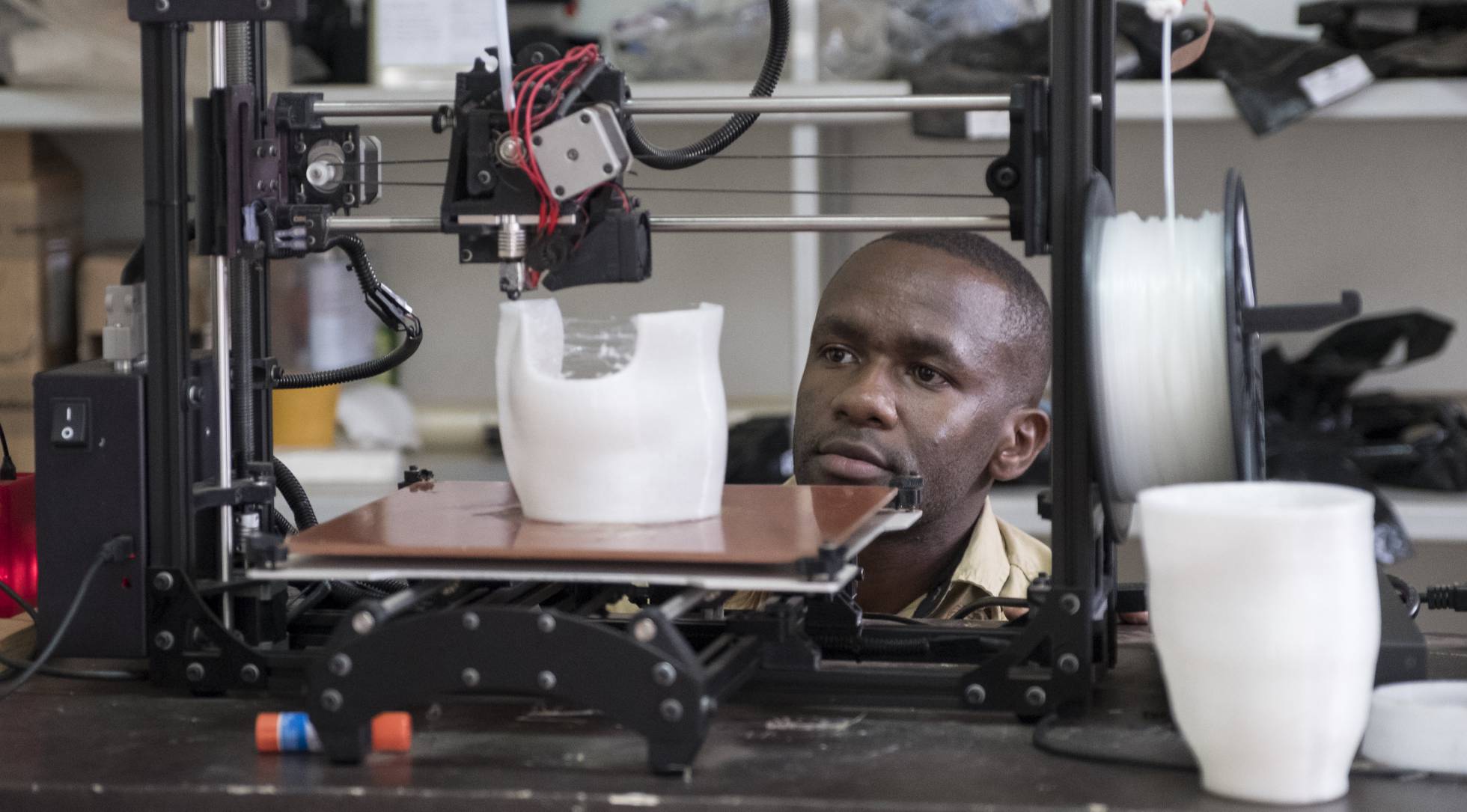 Tecnología 3D para reconstruir cuerpos en Uganda