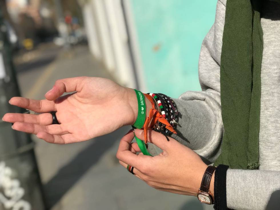 Compra una pulsera y haz feliz a un niño