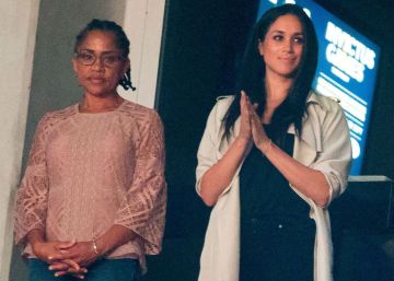 Meghan Markle y su madre Doria Ragland, en octubre en Toronto.