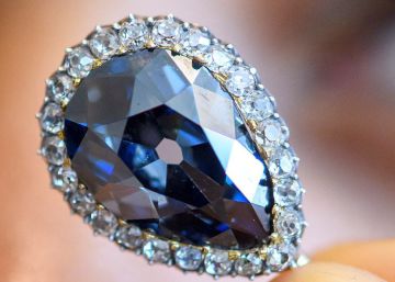 El diamante azul de Isabel de Farnesio, vendido por 5,6 millones
