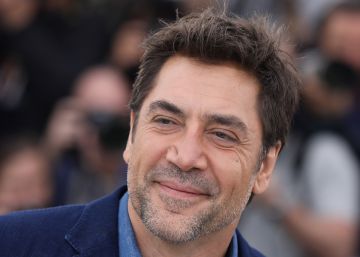 Javier Bardem se embarca para recoger plástico del mar