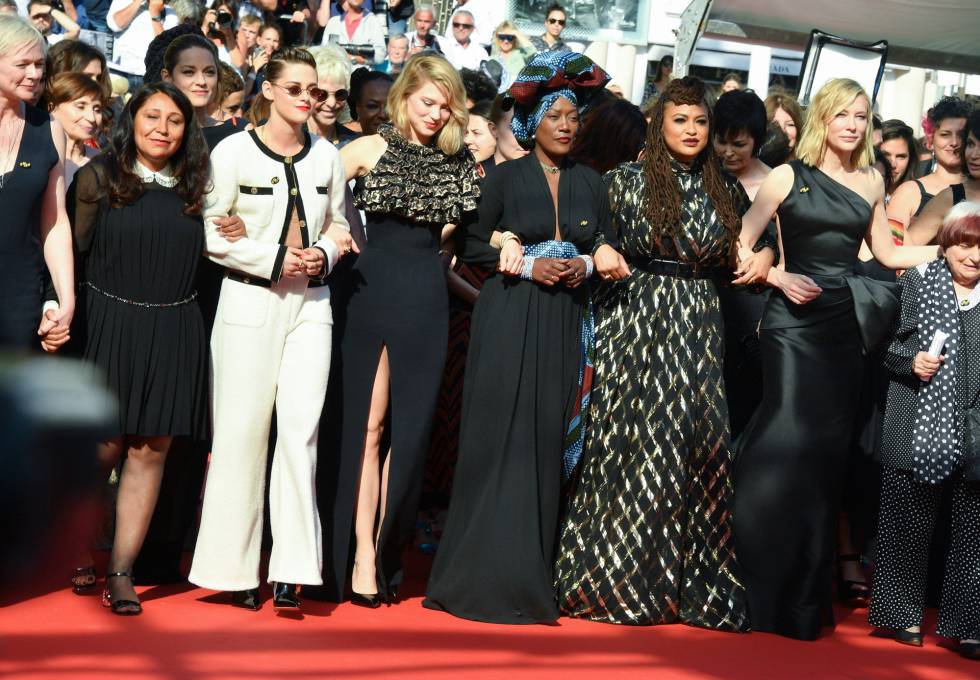 Cate Blanchett y Agnès Varda, entre las 82 mujeres del cine que leyeron un manifiesto a favor de la igualdad y en contra de los abusos en Cannes.