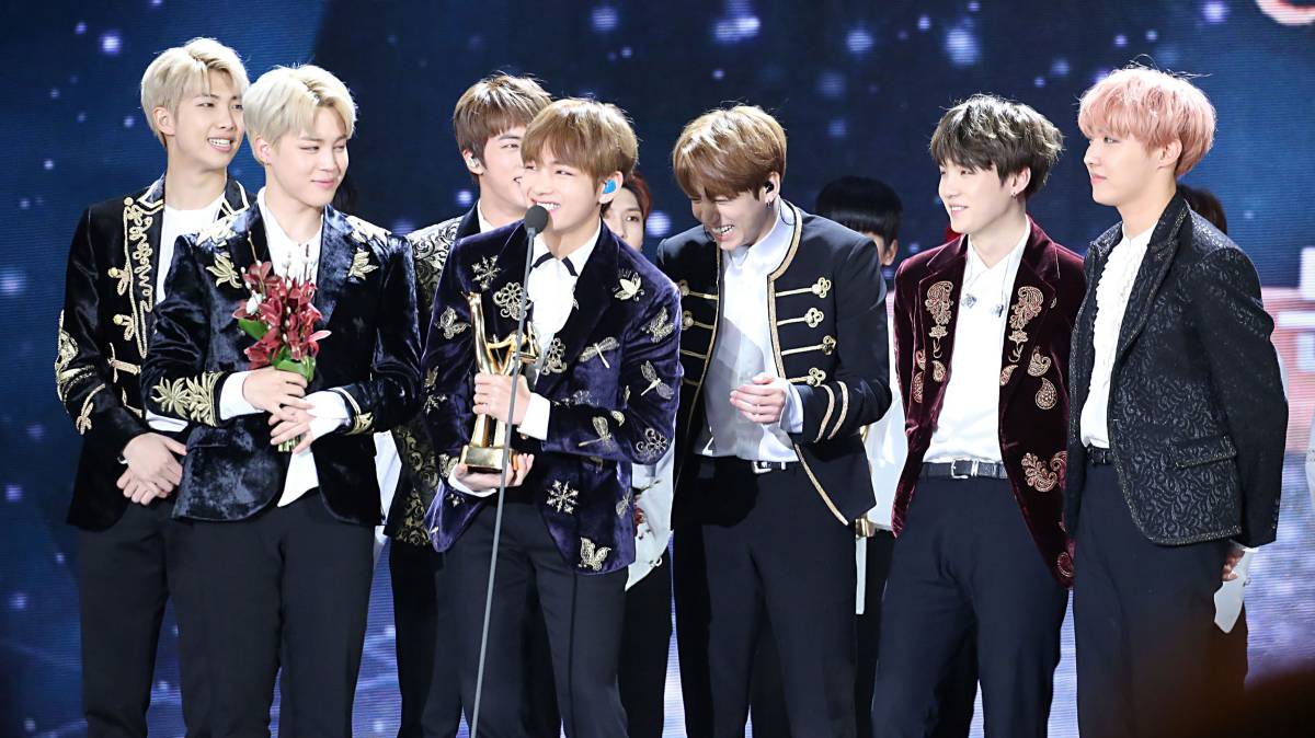 BTS publica ‘Love Yourself: Tear’ y se prepara para los Billboard Music Awards