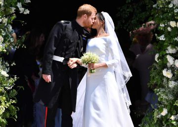 Príncipe Harry e Meghan Markle modernizam a monarquia com casamento fora do comum