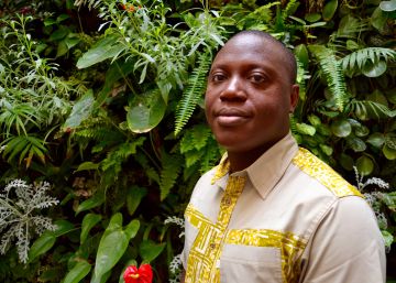 “La juventud africana tiene que espabilarse para sobrevivir”
