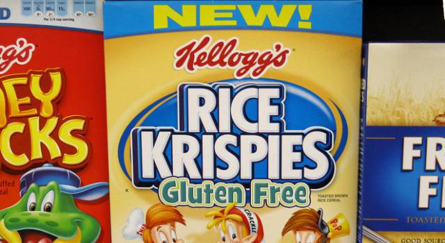 Etiquetado sin gluten en un alimento infantil.