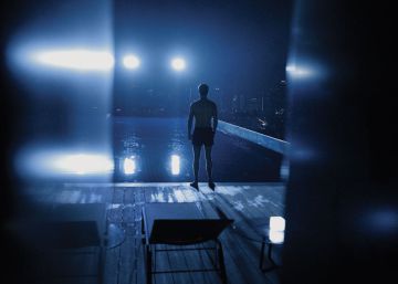 Gaspard Ulliel lo ve todo en azul