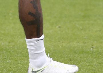 Reino Unido se divide por el tatuaje de un futbolista