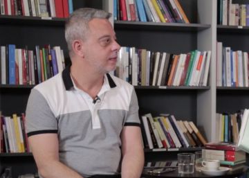 ¿Qué está leyendo Toni Hill?