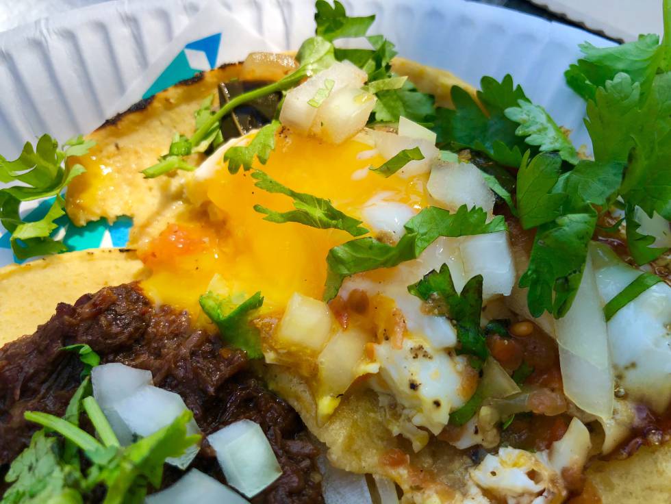 TACO DE HUEVOS RANCHEROS CAPEL