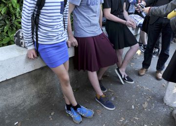 Un colegio británico prohíbe a los chicos llevar pantalón corto y sugiere que usen falda
