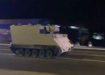 Un soldado norteamericano roba un tanque blindado y huye de la policía