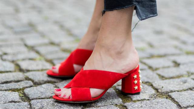 La era de las sandalias cómodas: 12 tendencias para llevar este verano