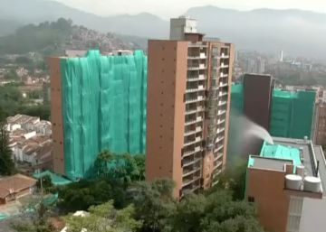 La espectacular demolición de un edificio en Medellín