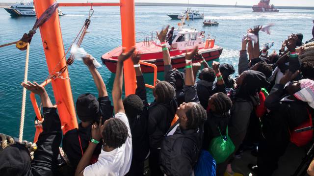 Los migrantes del 'Aquarius' llegan a Valencia.