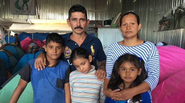 Rafael Castillo, Georgina Ayala y sus hijos.