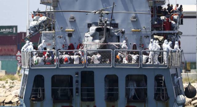 Llegada al puerto de Valencia de los refugiados del 'Aquarius'.