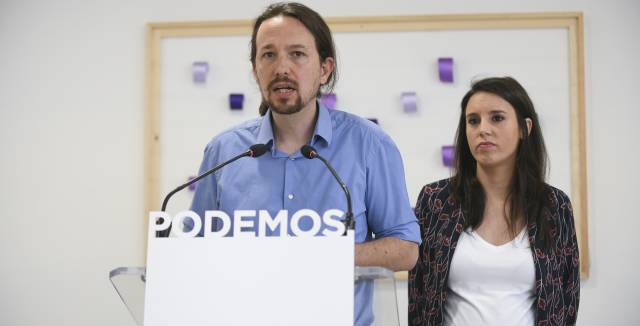 Pablo Iglesias e Irene Montero durante una rueda de prensa en la sede de Podemos en Madrid, el pasado 19 de mayo.