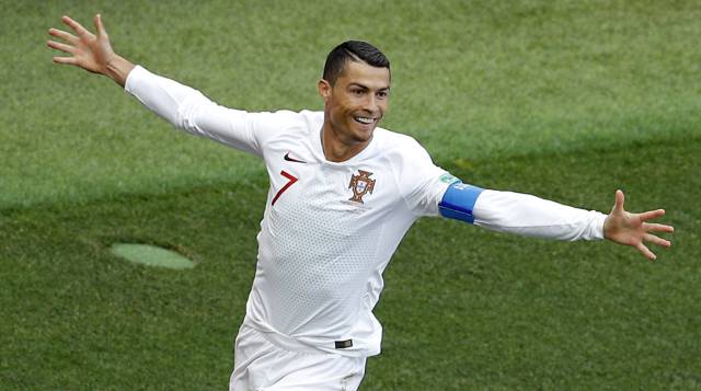 Ronaldo celebra el único gol del partido.