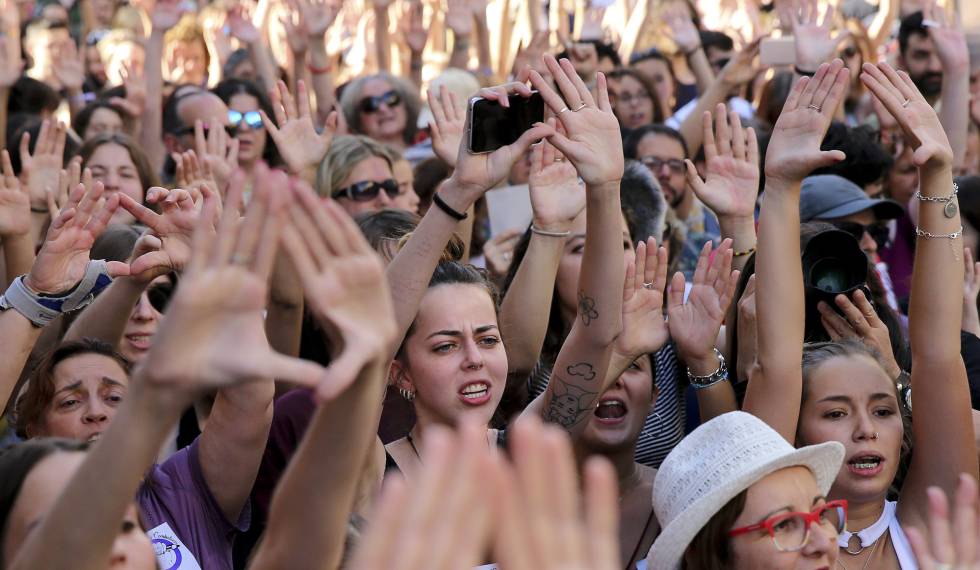DVD 902 (22062018) Manifestaci—n contra la liberaci—n de los miembros de la Manada frente al ministerio de justicia en Madrid.