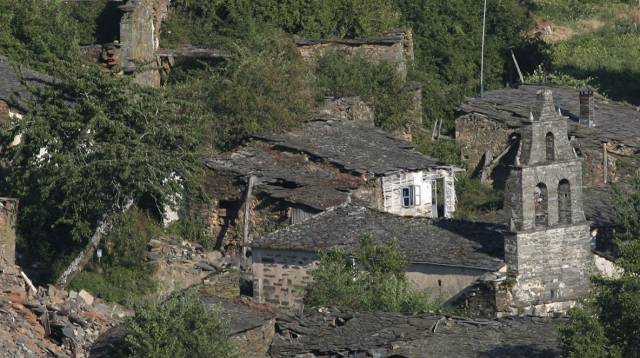 Ruinas de Santoalla do Monte (Petín).