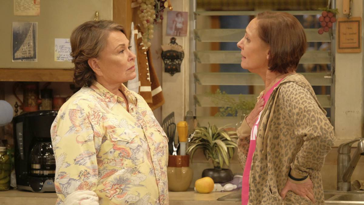 Roseanne Barr, a la izquierda en 'Roseanne'.