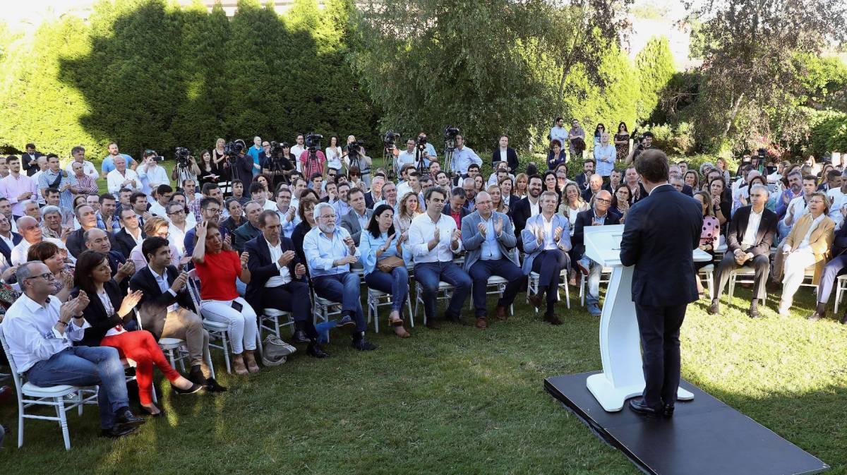 Feijóo anuncia su renuncia a liderar el PP.