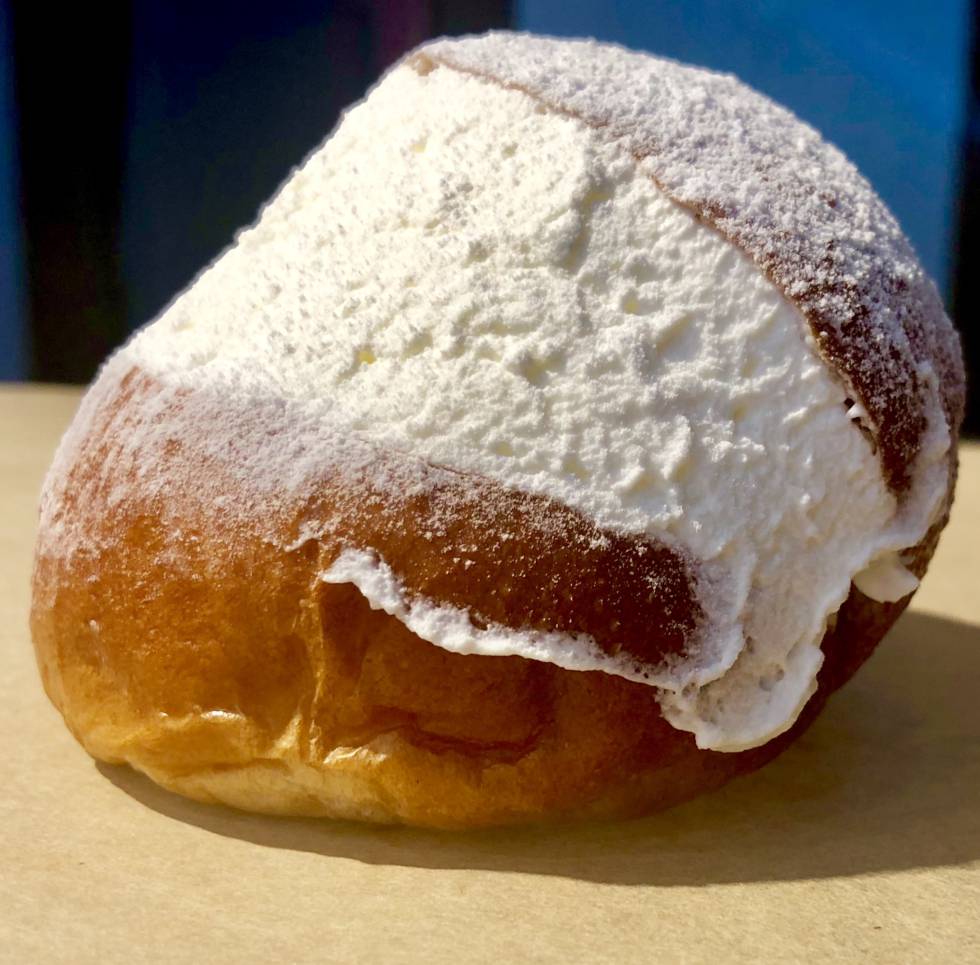 BAMBA RELLENA DE NATA FRESCA RECIÉN MONTADA CAPEL