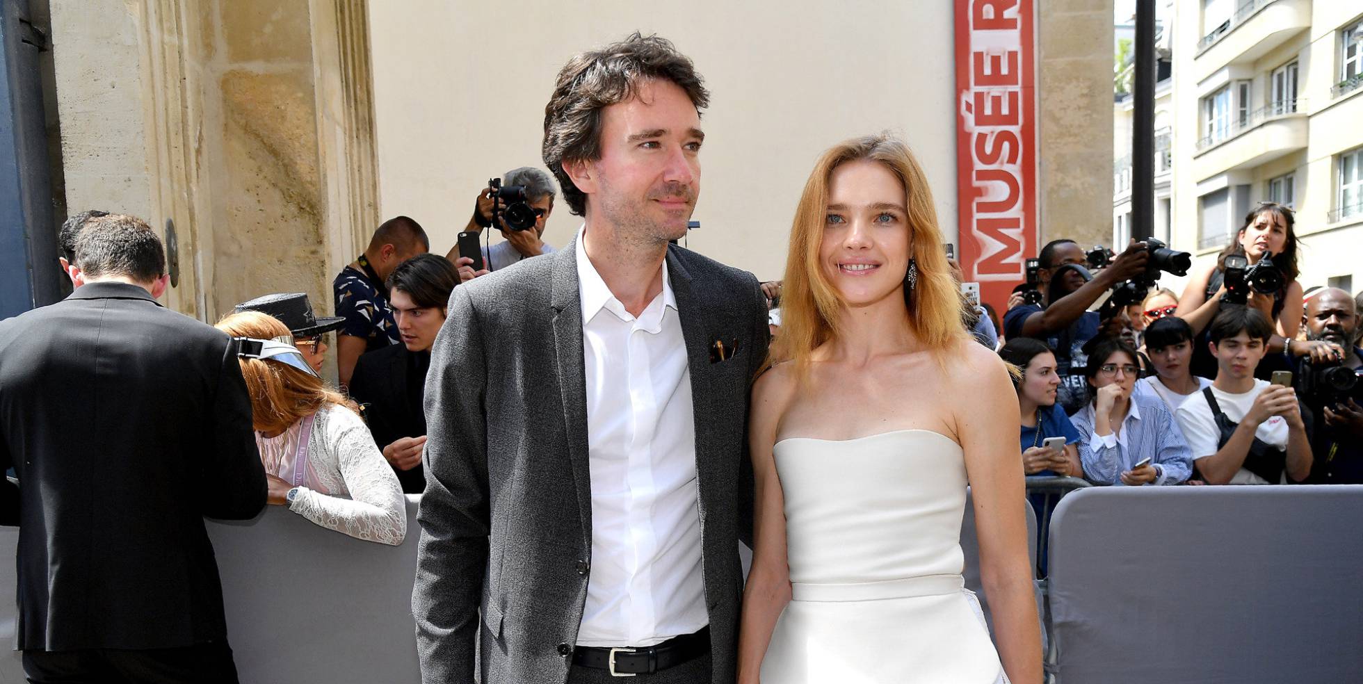 Antoine Arnault y Natalia Vodianova en el desfile de Alta Costura de Christian Dior celebrado en París el 2 de julio de 2018.