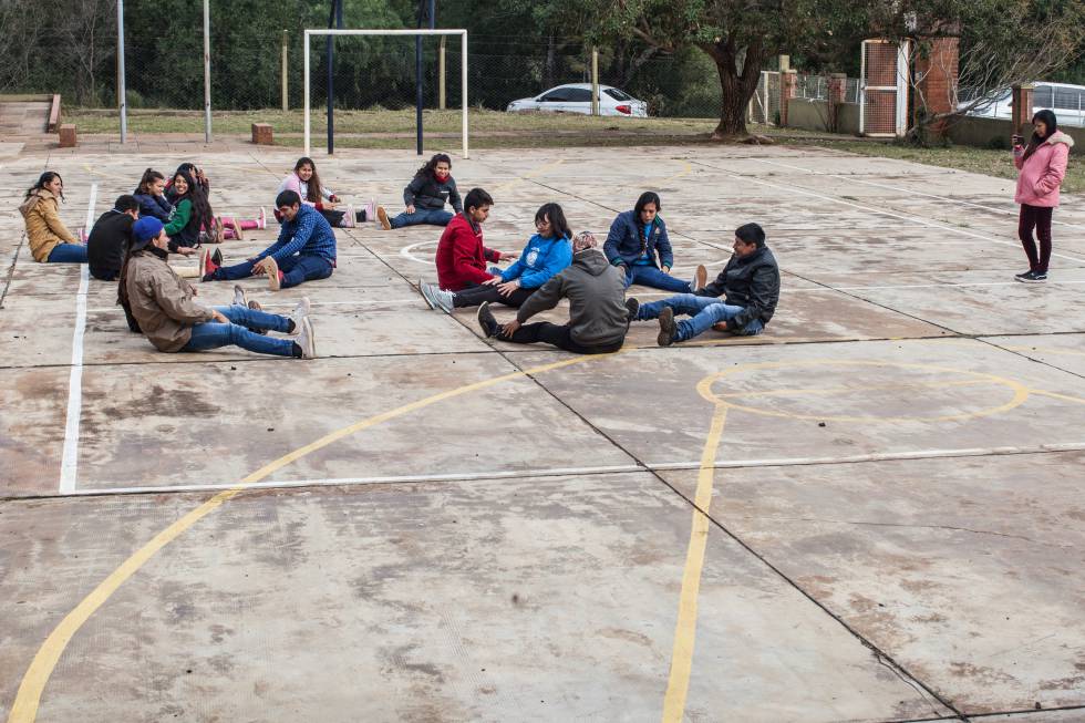Las clases de educación física son grabadas para que las evalúe el docente.