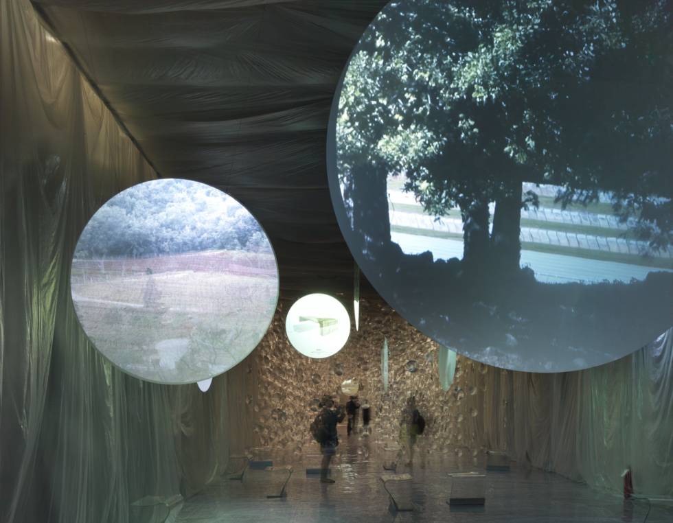 Interior del Pabellón Catalonia in Venece. XVI Bienal de Venecia. rn