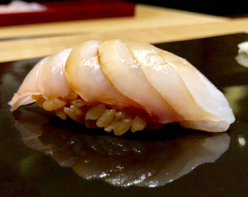 NIGIRI DE DORADA CAPEL