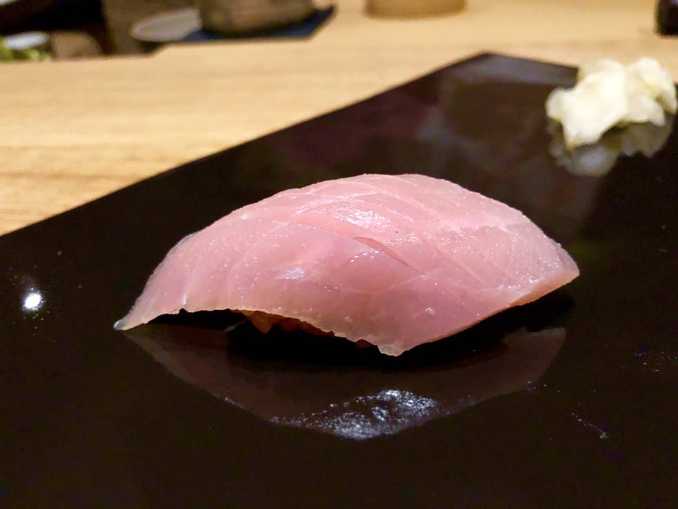 NIGIRI DE PEZ ESPADA CON 35 DÍAS DE MADURACIÓN CAPEL