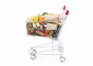 13 errores comunes que la gente sana comete al hacer la compra, según los nutricionistas