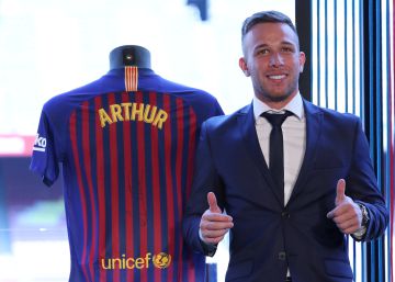 Arthur: “Não sou Xavi nem Iniesta, mas vou trabalhar para chegar no nível deles”